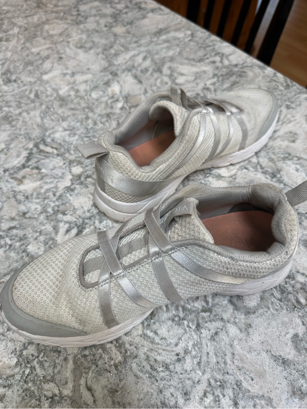 Vionic Light Gray Knit Slip-On Athletic Sneakers 9
